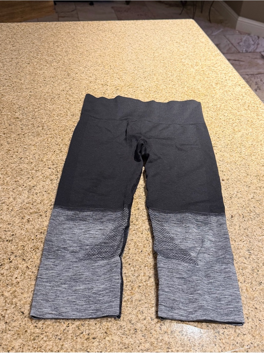 lululemon athletica Two-Tone Seamless Crop Leggings — Black & Heather Gray